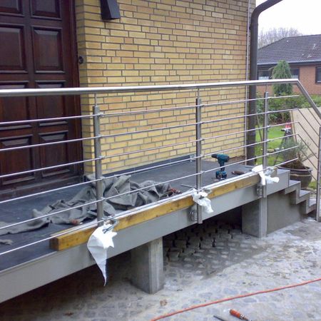 Treppen und Geländer an einem Haus